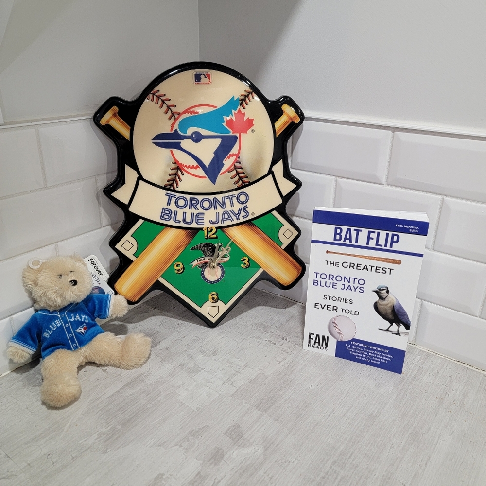 Toronto Blue Jays Baseball MLB Collectables Set Bear, Vintage Wall Clock & Book